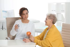 Les besoins nutritionnels spécifiques des personnes âgées Les besoins nutritionnels spécifiques des personnes âgées 1. Comprendre les changements nutritionnels liés à l’âge En vieillissant, notre corps subit des changements physiologiques qui peuvent avoir un impact sur nos besoins nutritionnels. Il […]