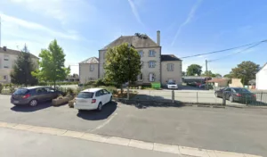 Residence Du Cedre à Saint-Sulpice-les-Feuilles